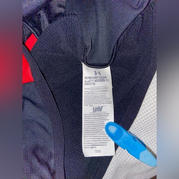 2/60& Men’s UNDER ARMOUR ColdGear black and red  Reactor Fleece Hoodie sz medium - Picture 10 of 16